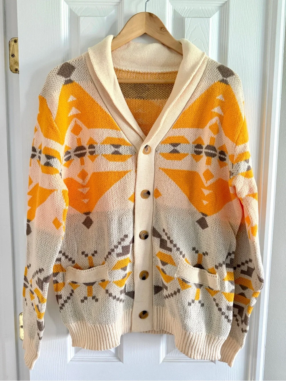 Men's NWOT Shawl Collar Long Sleeve Cardigan Sweater in Orange and Cream M
